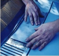 Reparo de vazamentos na churrasqueira do painel do Ford Maverick